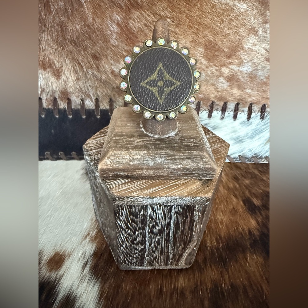 NWOT Keep It Gypsy Aurora Borealis  Rhinestone Leather Design Patch Adjust Ring